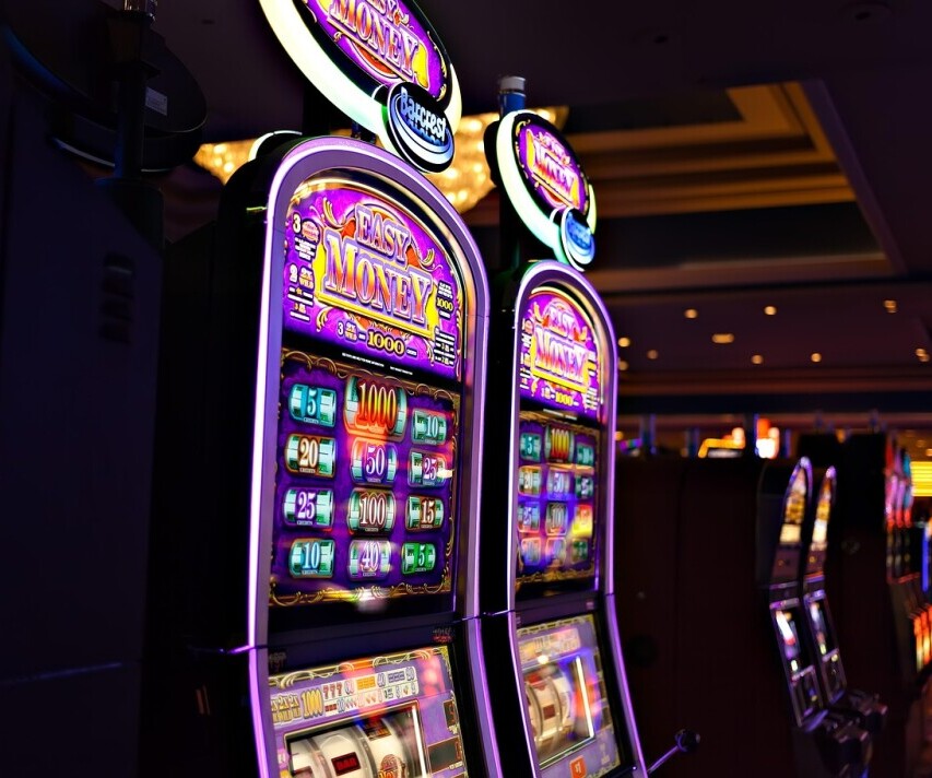 Slot machine 